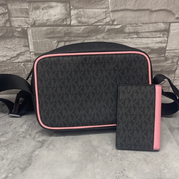 Michael Kors Cooper Colorblock Black and Pink Logo Camera Crossbody & Wallet Set - Picture 6 of 15